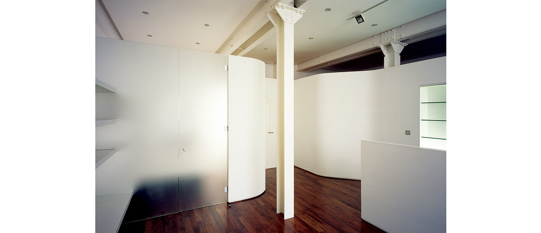 House 015: apartment in an industrial building, Manchester
