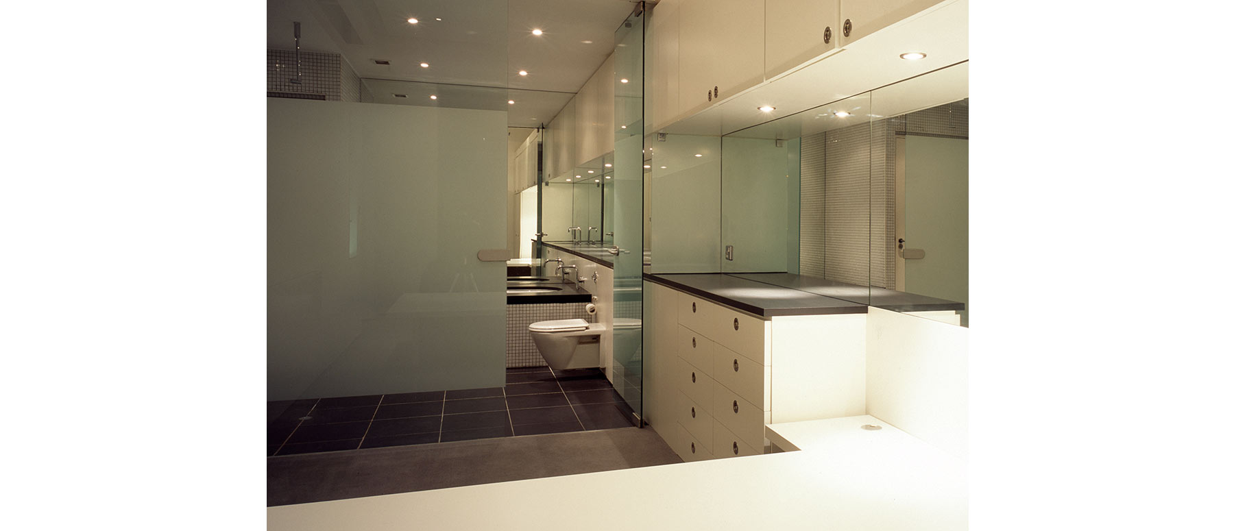 House 015: apartment in an industrial building, Manchester