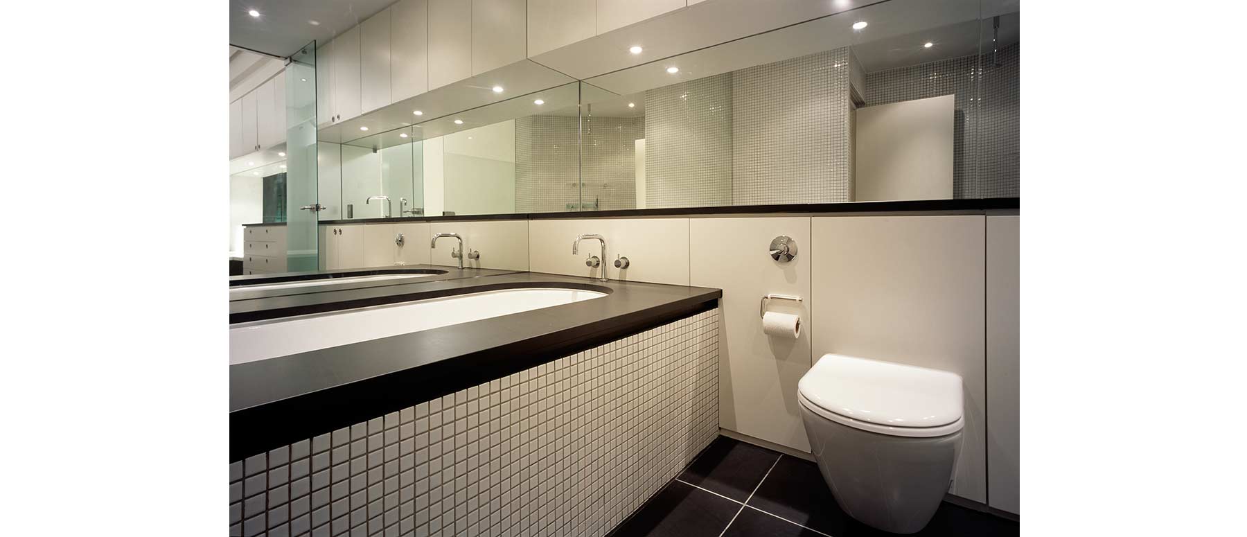 House 015: apartment in an industrial building, Manchester