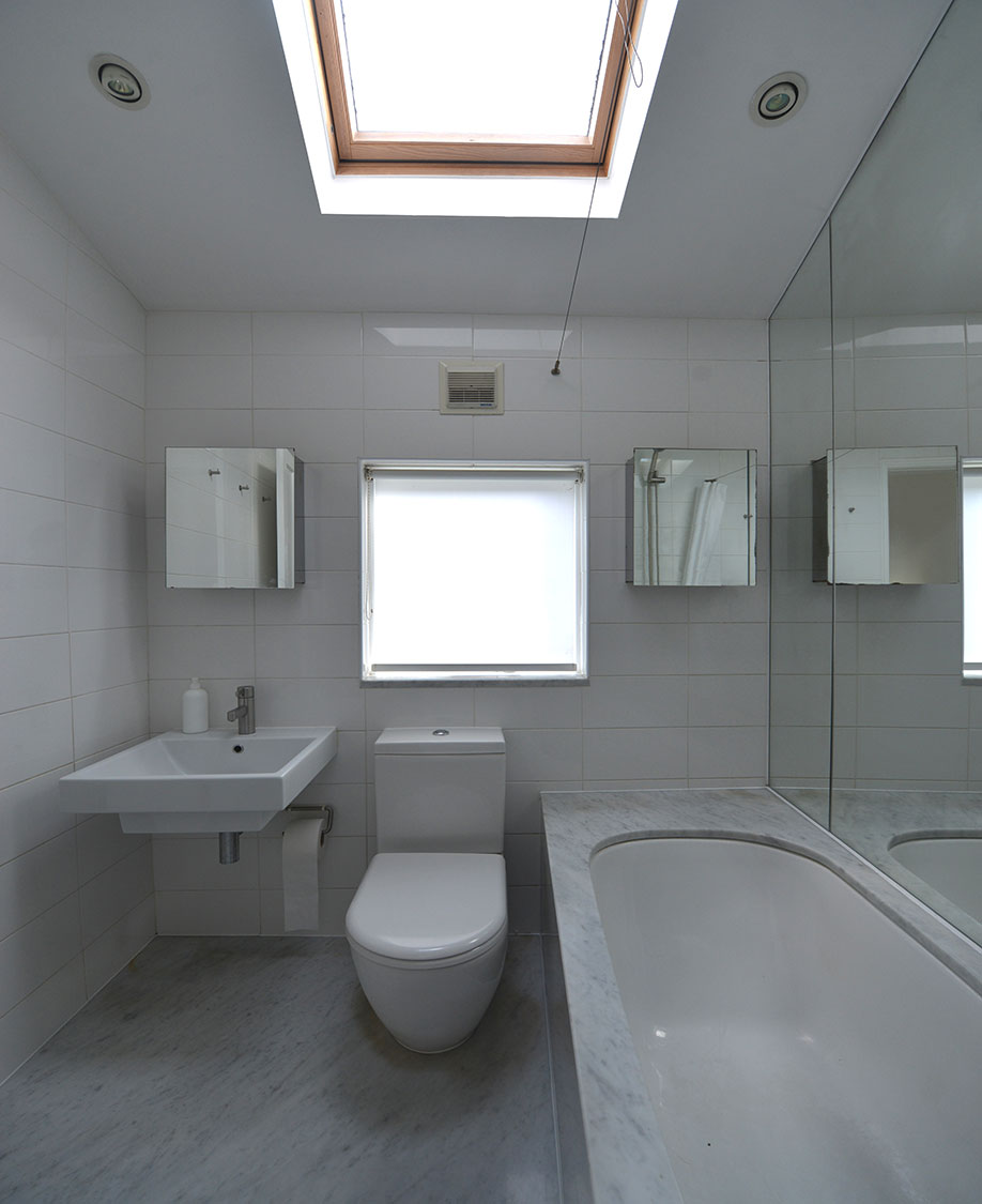 house175-20 House 075: terraced house interior, Manchester